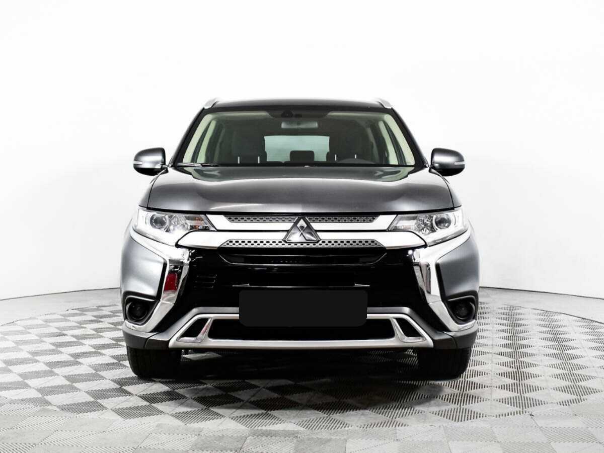 Mitsubishi Outlander с пробегом — 2020 год. Фото: #1