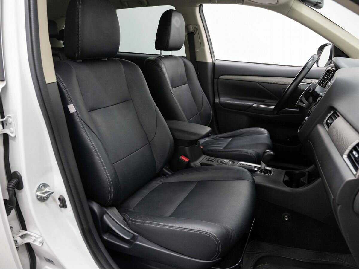 Mitsubishi Outlander с пробегом — 2012 год. Фото: #12