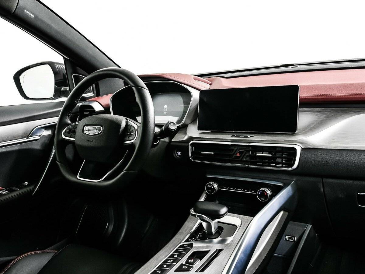 Geely Coolray с пробегом — 2023 год. Фото: #8