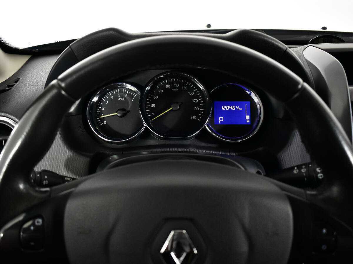 Renault Duster с пробегом — 2016 год. Фото: #10