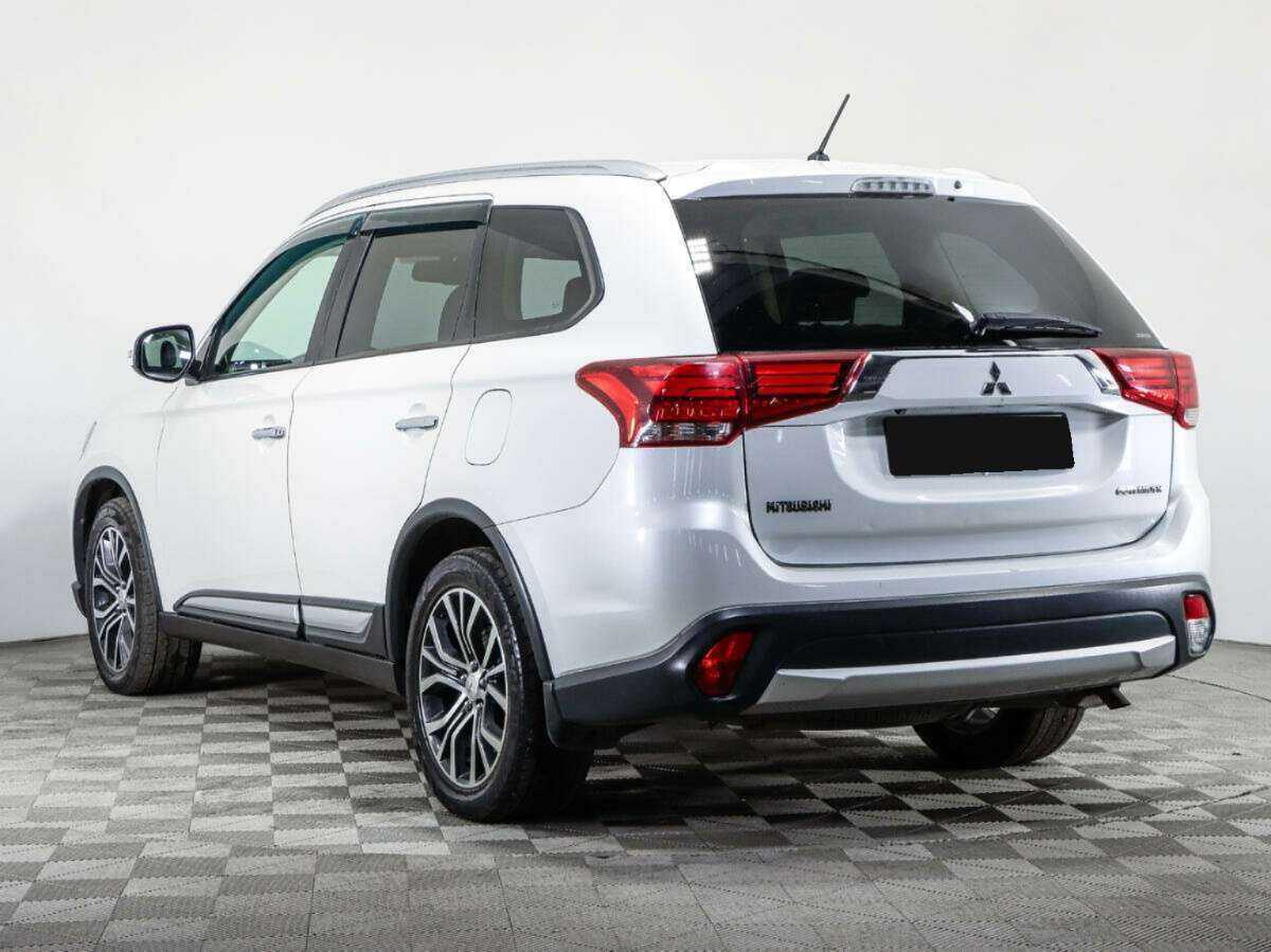 Mitsubishi Outlander с пробегом — 2016 год. Фото: #6