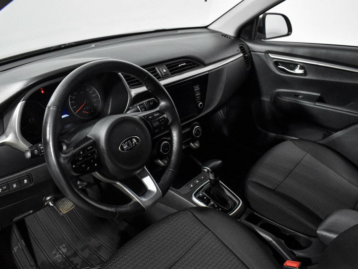 Kia Rio с пробегом — 2020 год. Фото: #8