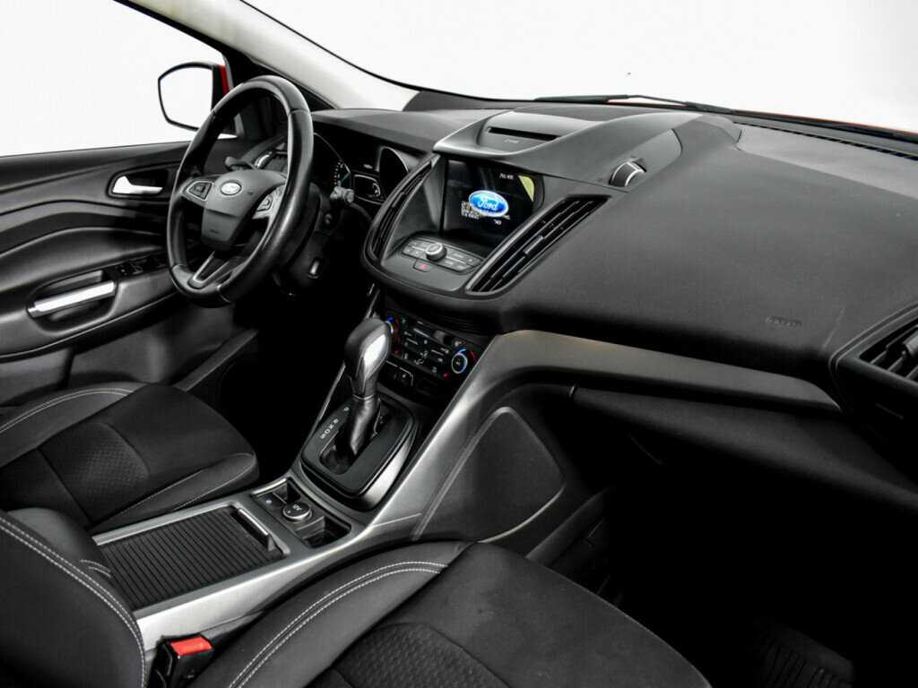 Ford Kuga с пробегом — 2017 год. Фото: #10