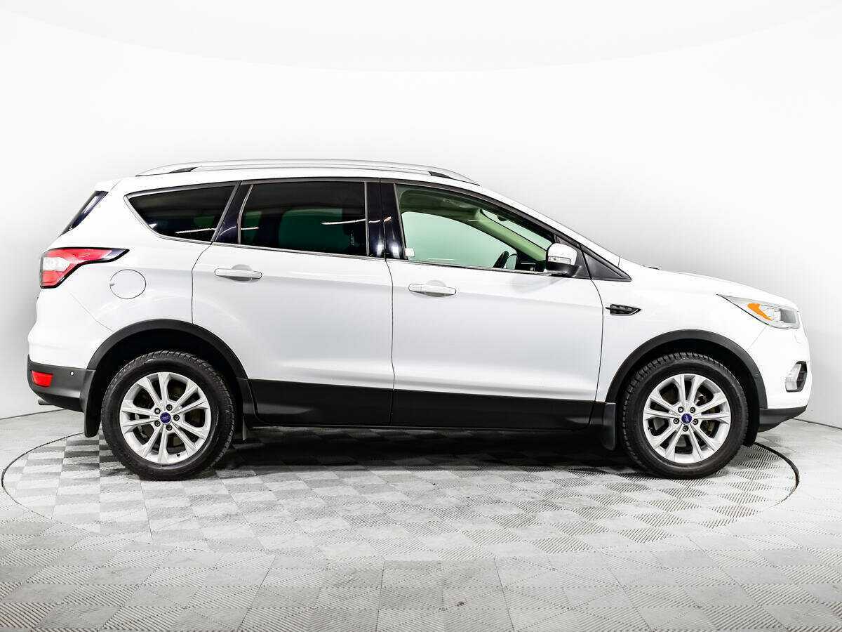 Ford Kuga с пробегом — 2017 год. Фото: #3