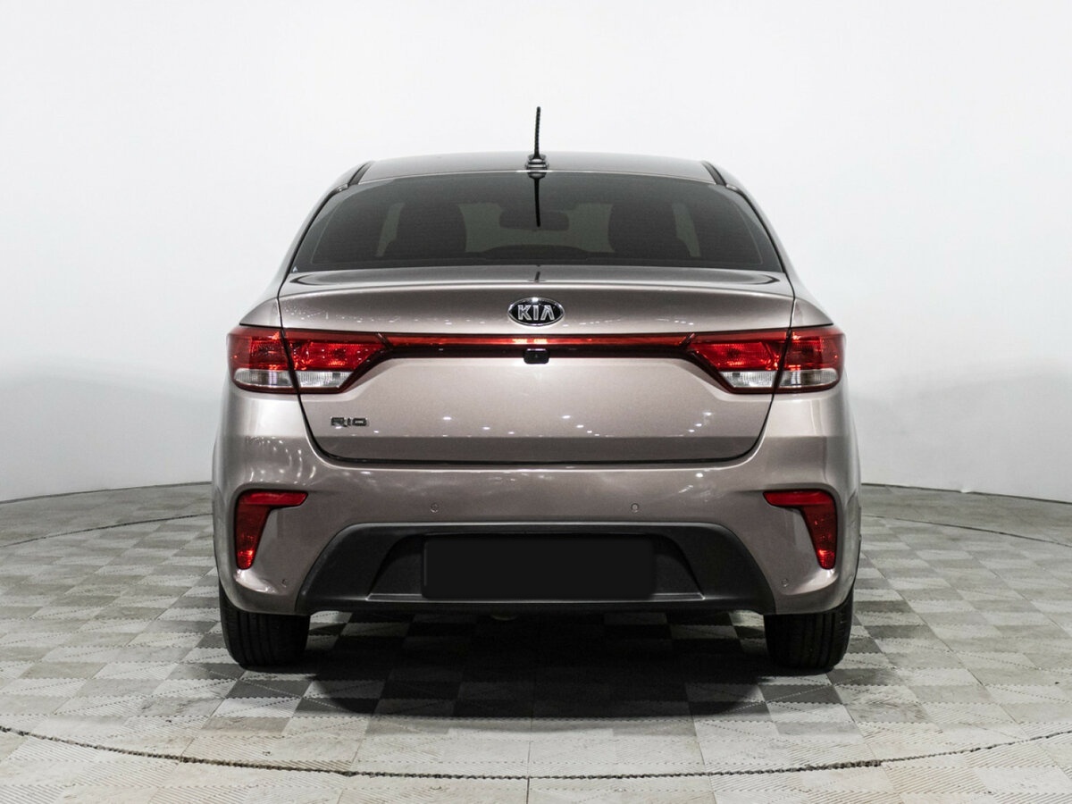 Kia Rio с пробегом — 2018 год. Фото: #5