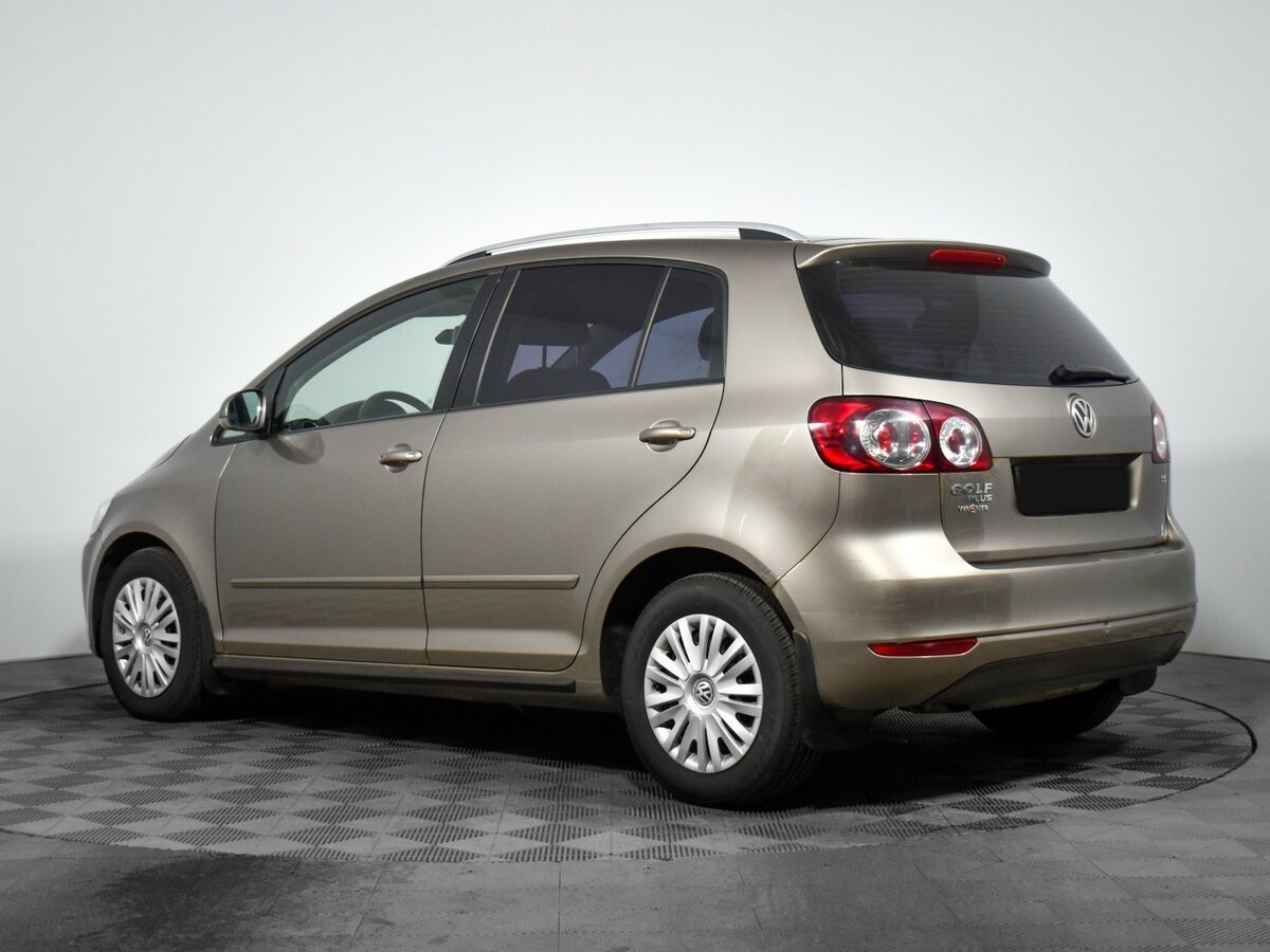 Volkswagen Golf Plus с пробегом — 2012 год. Фото: #6