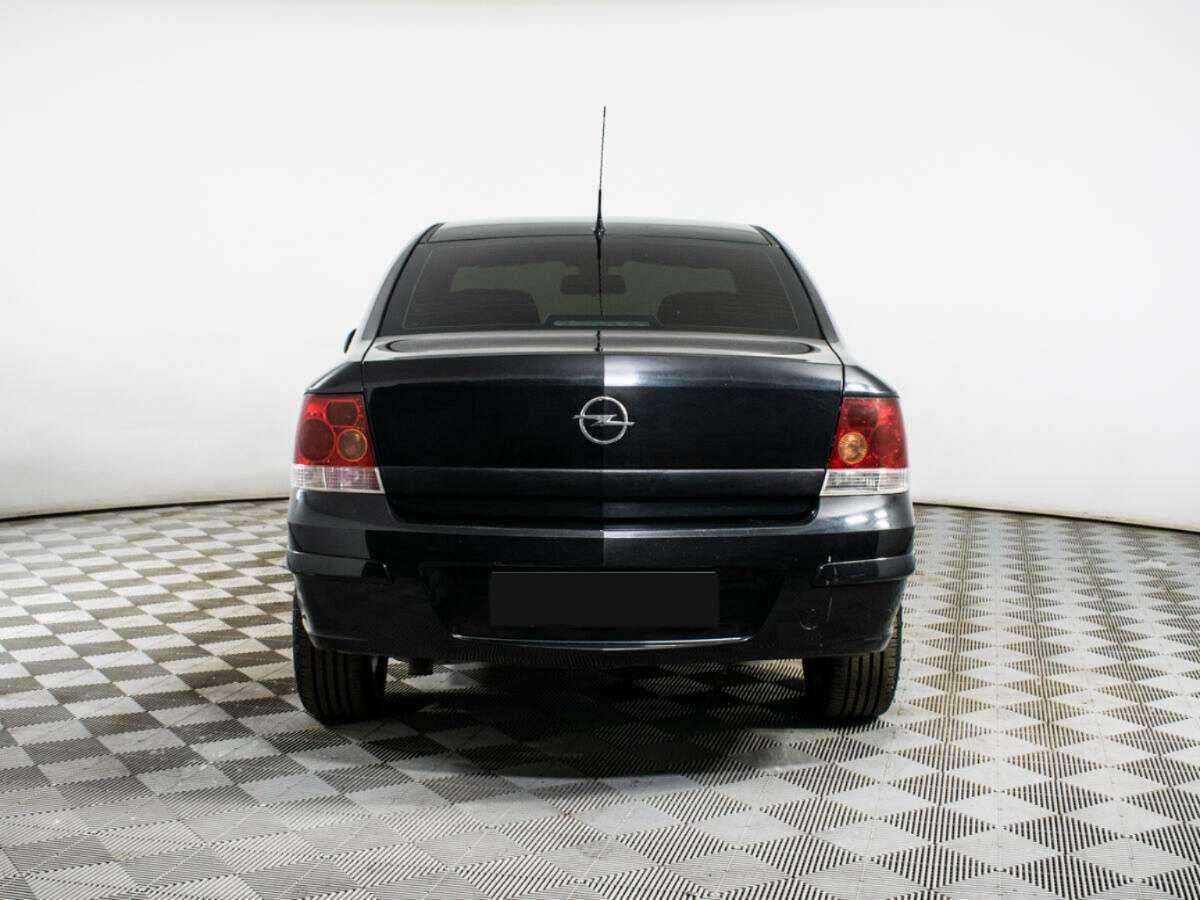 Opel Astra с пробегом — 2014 год. Фото: #4