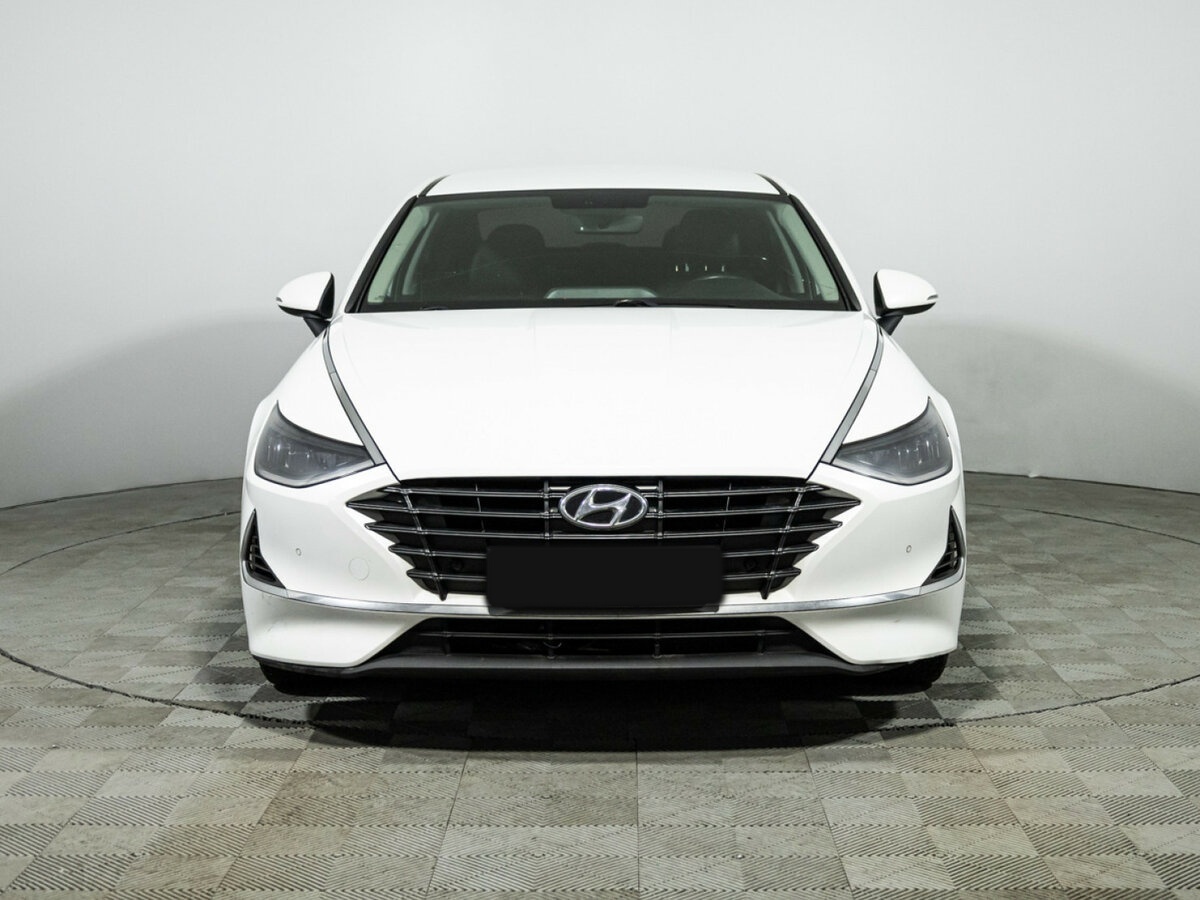 Hyundai Sonata с пробегом — 2020 год. Фото: #1