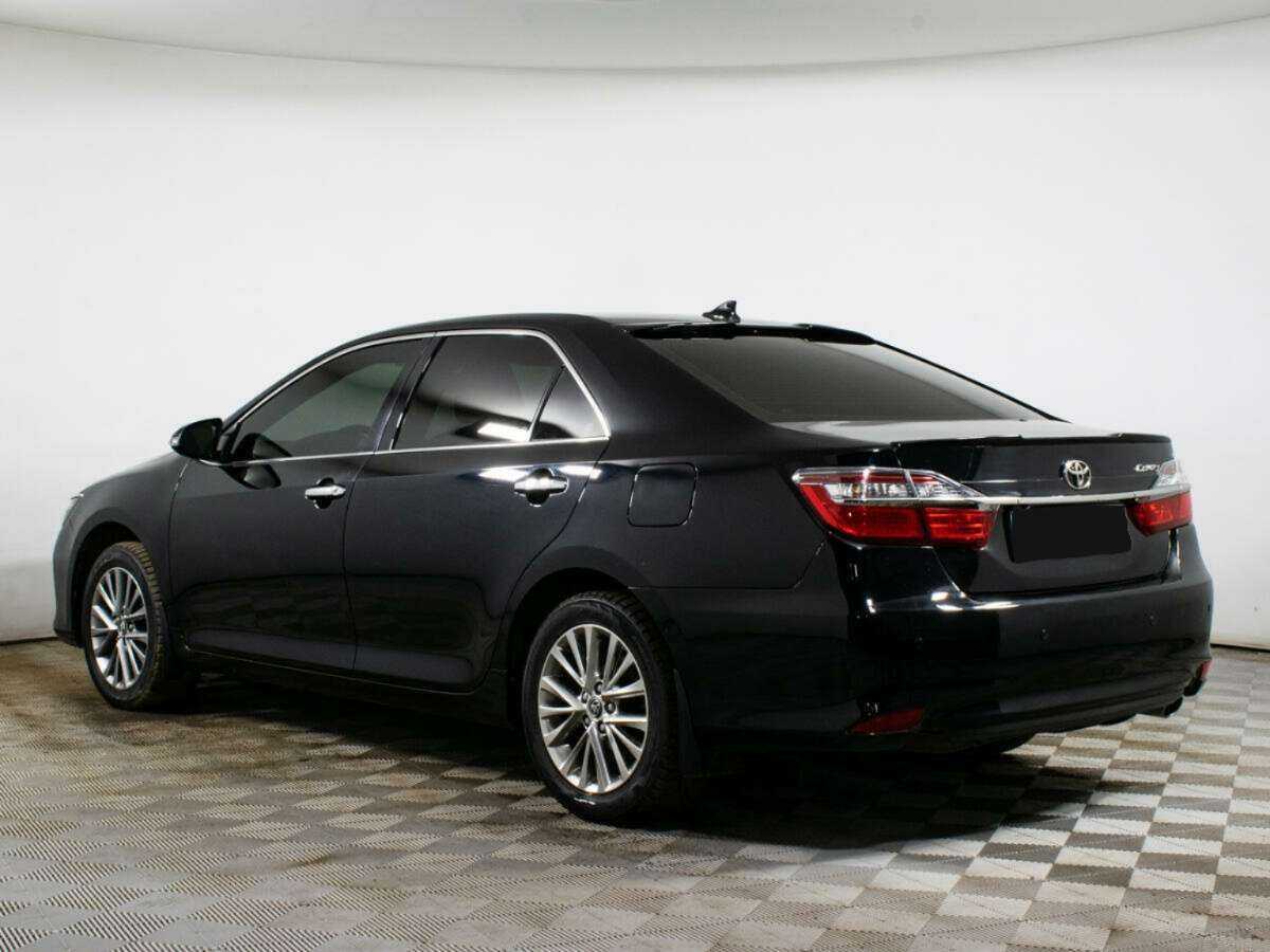 Toyota Camry с пробегом — 2017 год. Фото: #5