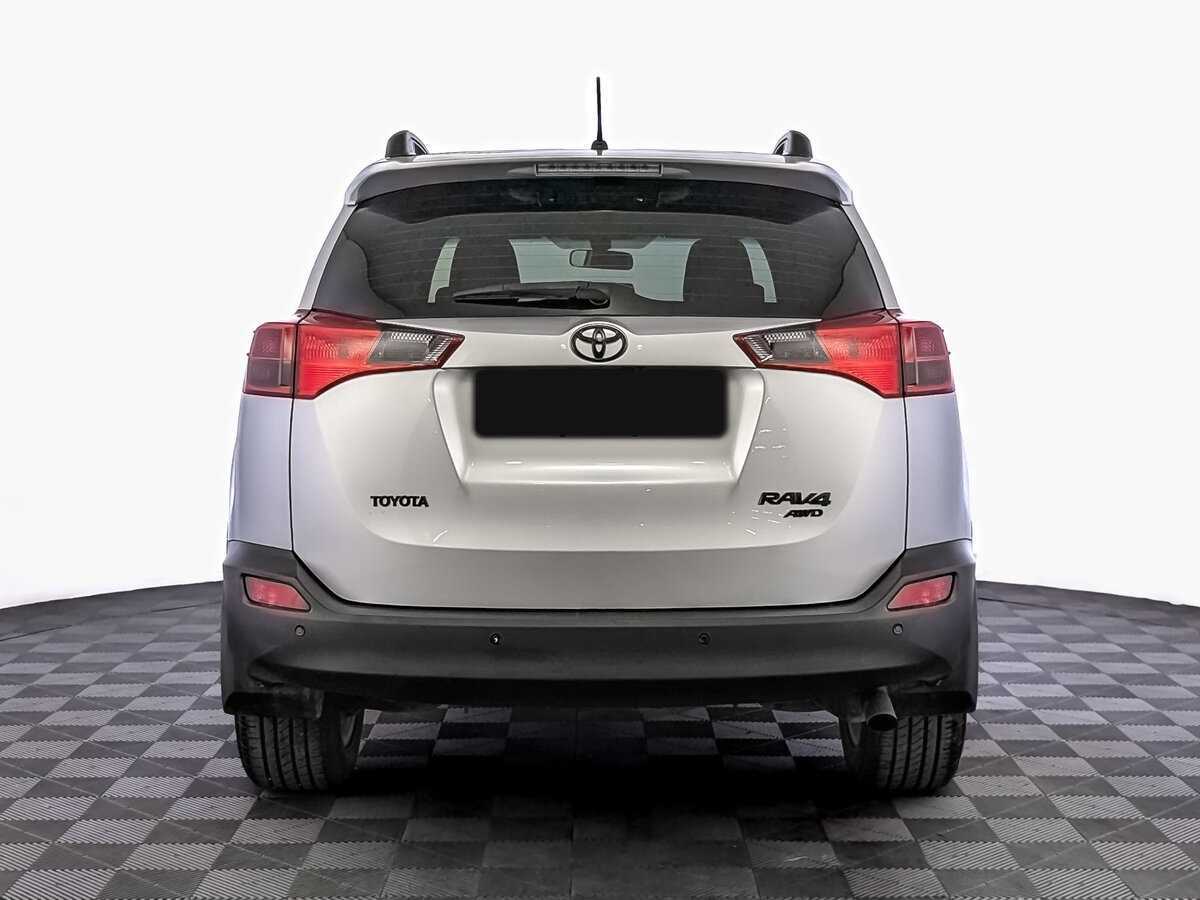 Toyota RAV4 с пробегом — 2014 год. Фото: #5