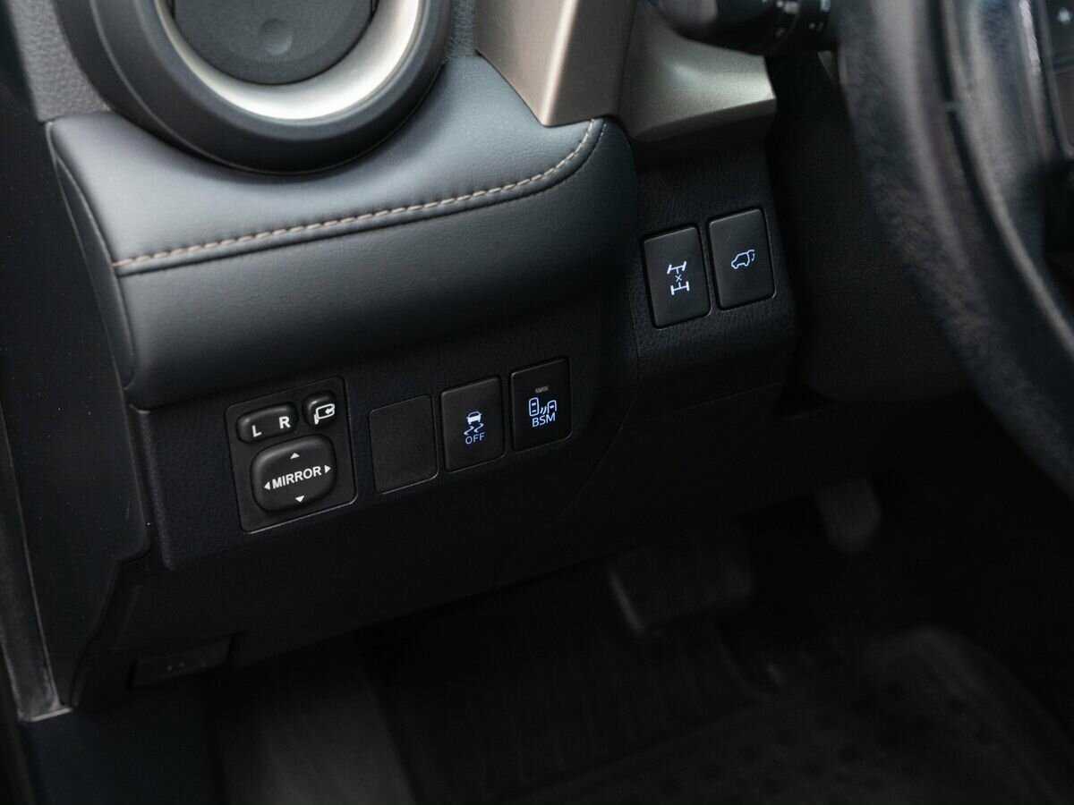 Toyota RAV4 с пробегом — 2013 год. Фото: #14