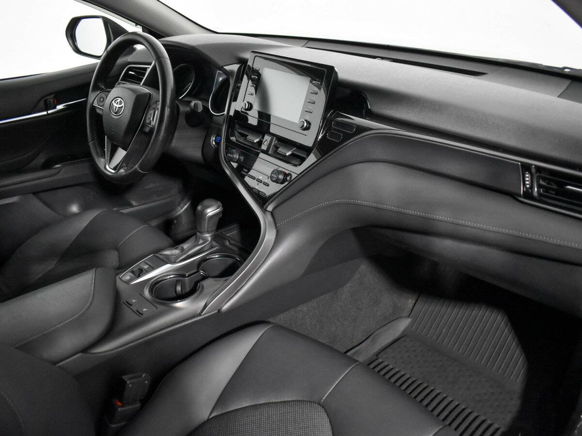 Toyota Camry с пробегом — 2022 год. Фото: #10