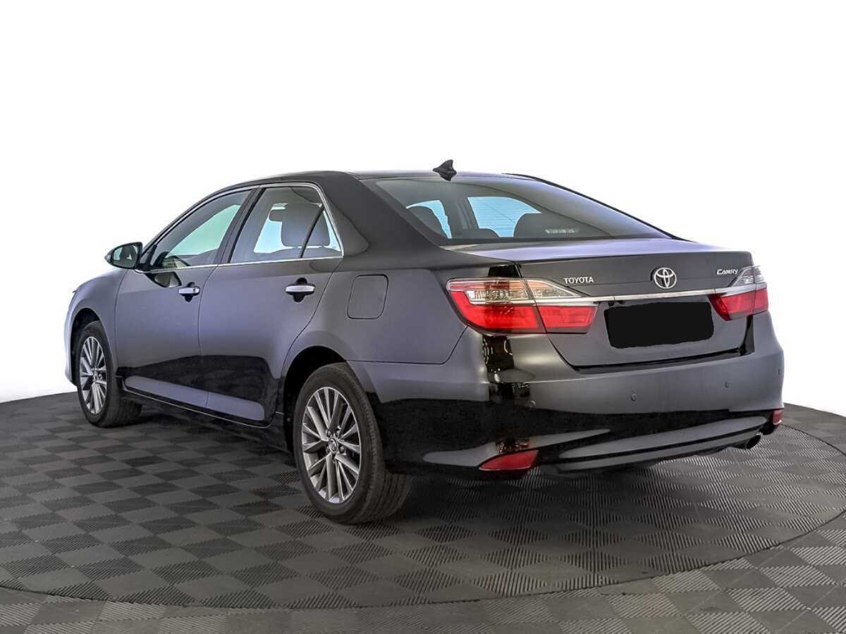 Toyota Camry с пробегом — 2017 год. Фото: #6