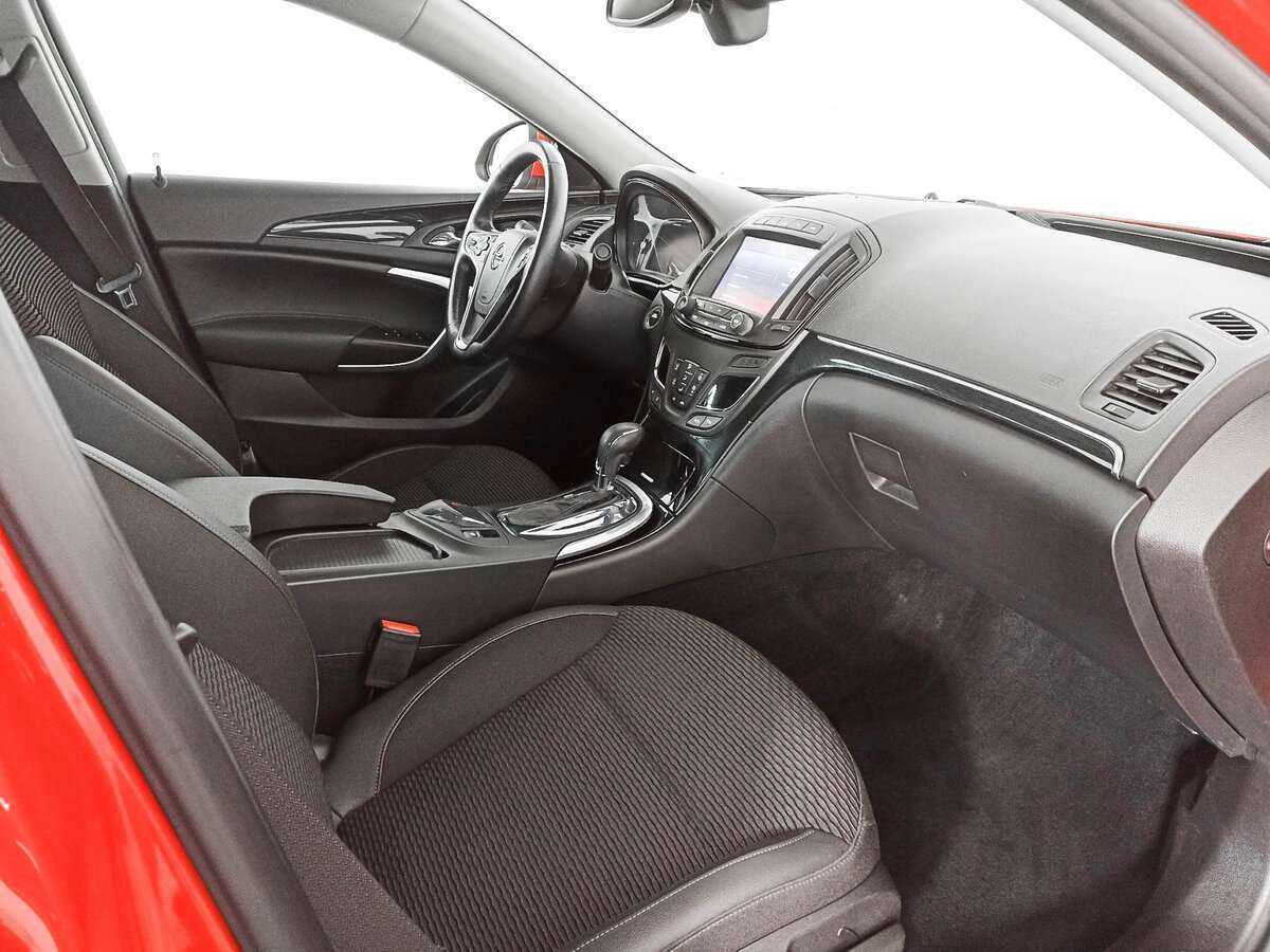Opel Insignia с пробегом — 2015 год. Фото: #8