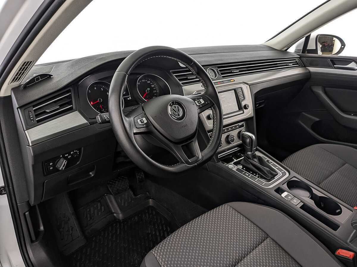 Volkswagen Passat с пробегом — 2017 год. Фото: #14