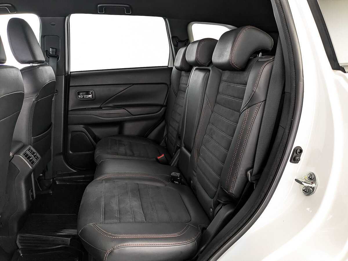 Mitsubishi Outlander с пробегом — 2022 год. Фото: #17