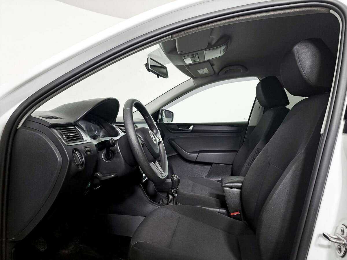 Skoda Rapid с пробегом — 2019 год. Фото: #11