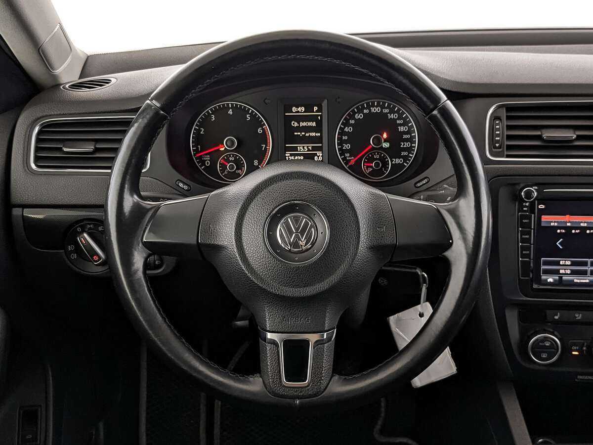 Volkswagen Jetta с пробегом — 2012 год. Фото: #15