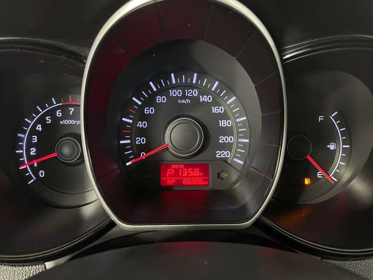 Kia Rio с пробегом — 2015 год. Фото: #11