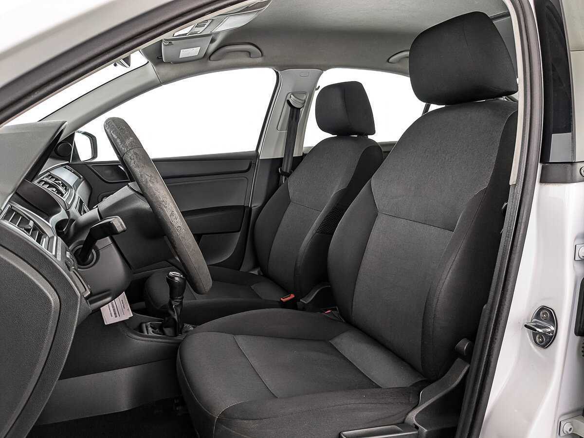 Skoda Rapid с пробегом — 2017 год. Фото: #19