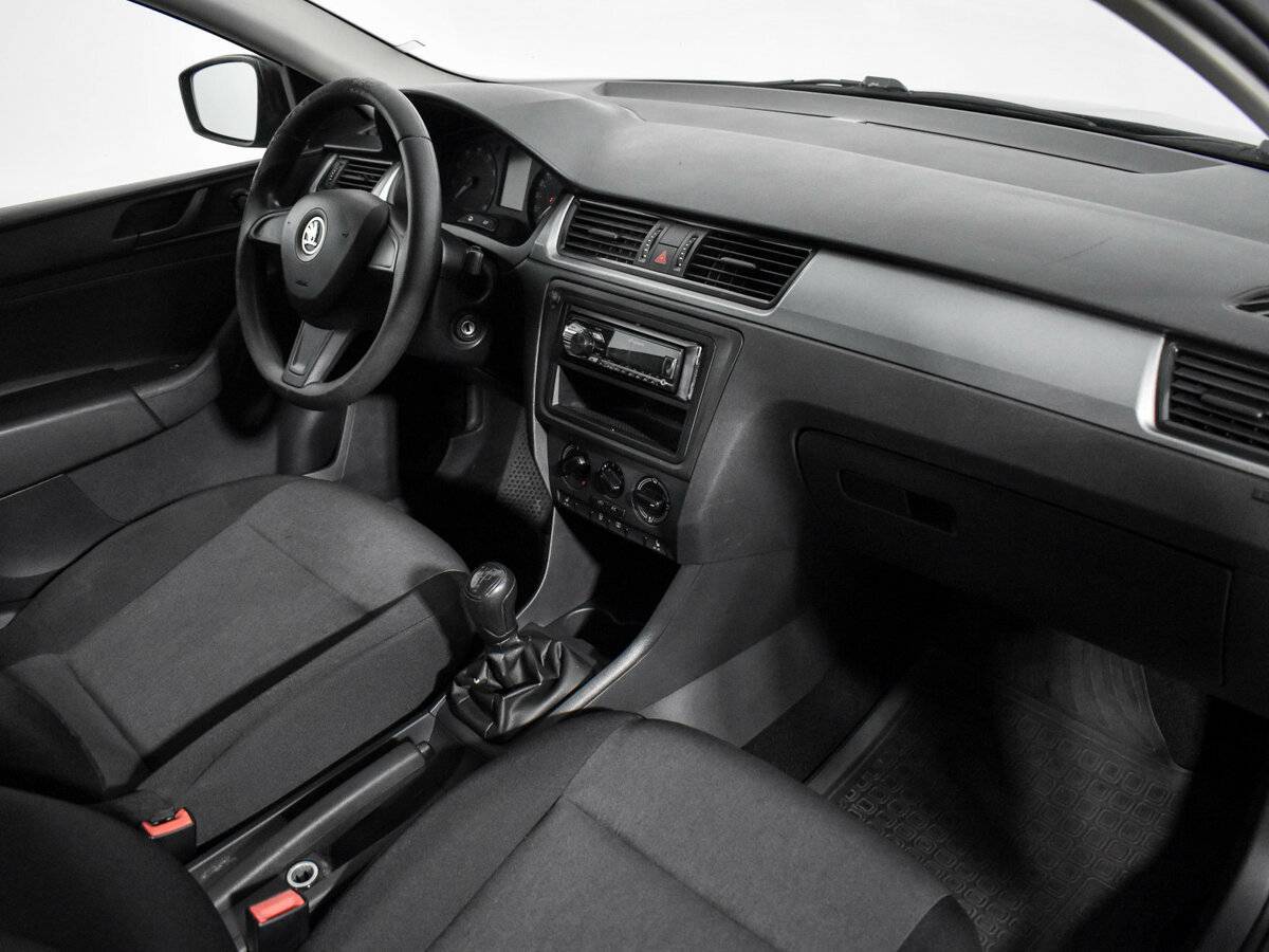 Skoda Rapid с пробегом — 2014 год. Фото: #13