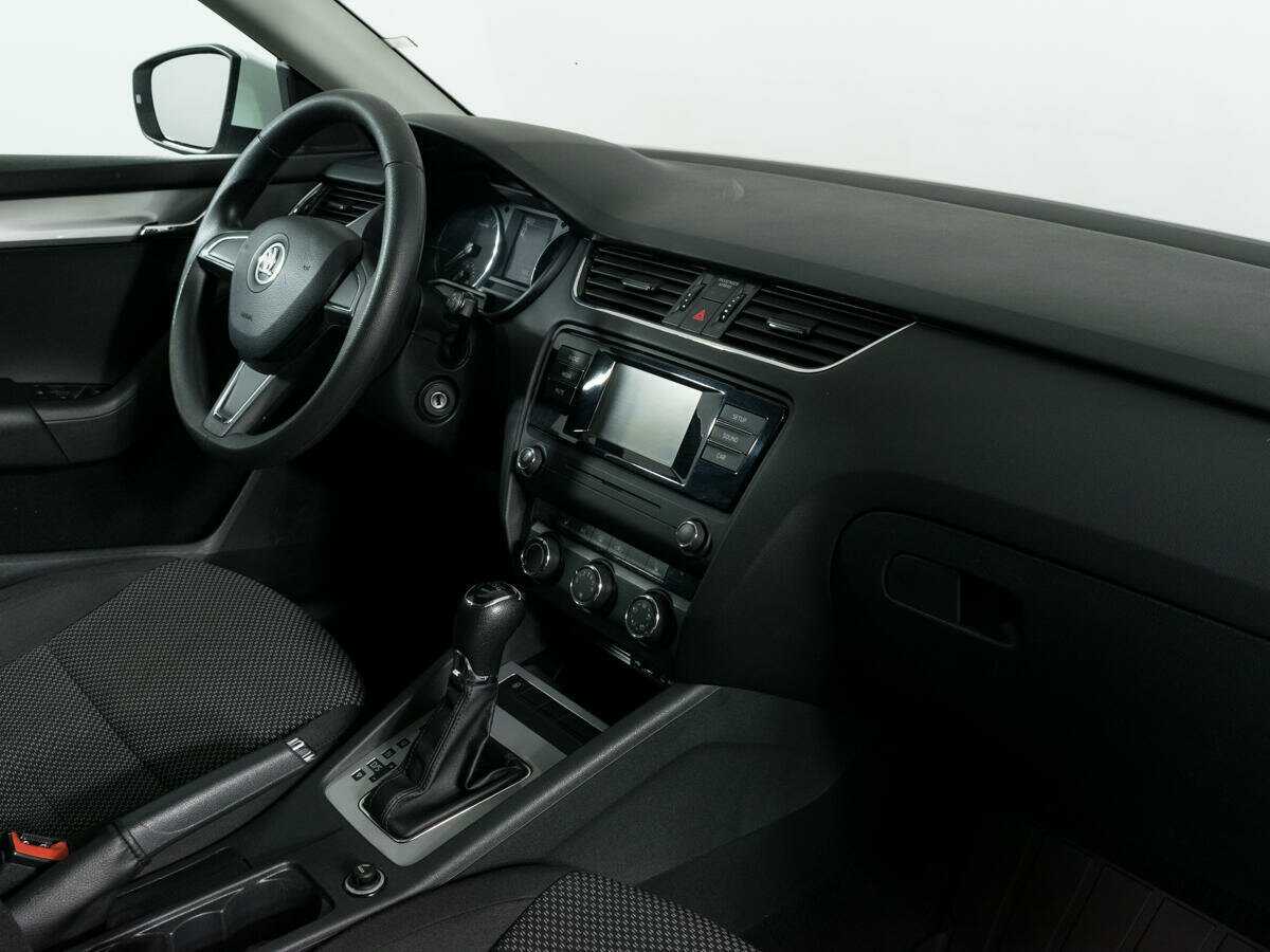 Skoda Octavia с пробегом — 2015 год. Фото: #4