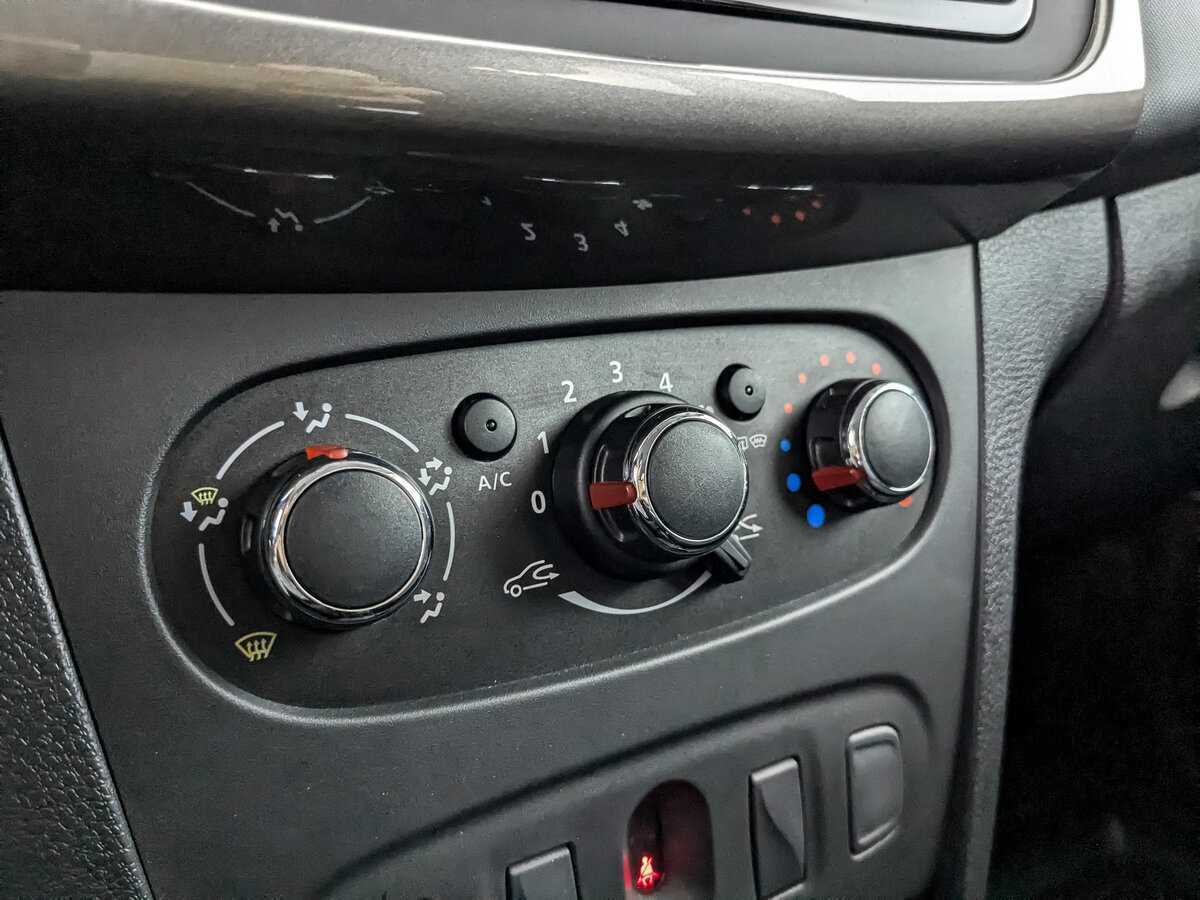 Renault Sandero с пробегом — 2021 год. Фото: #21