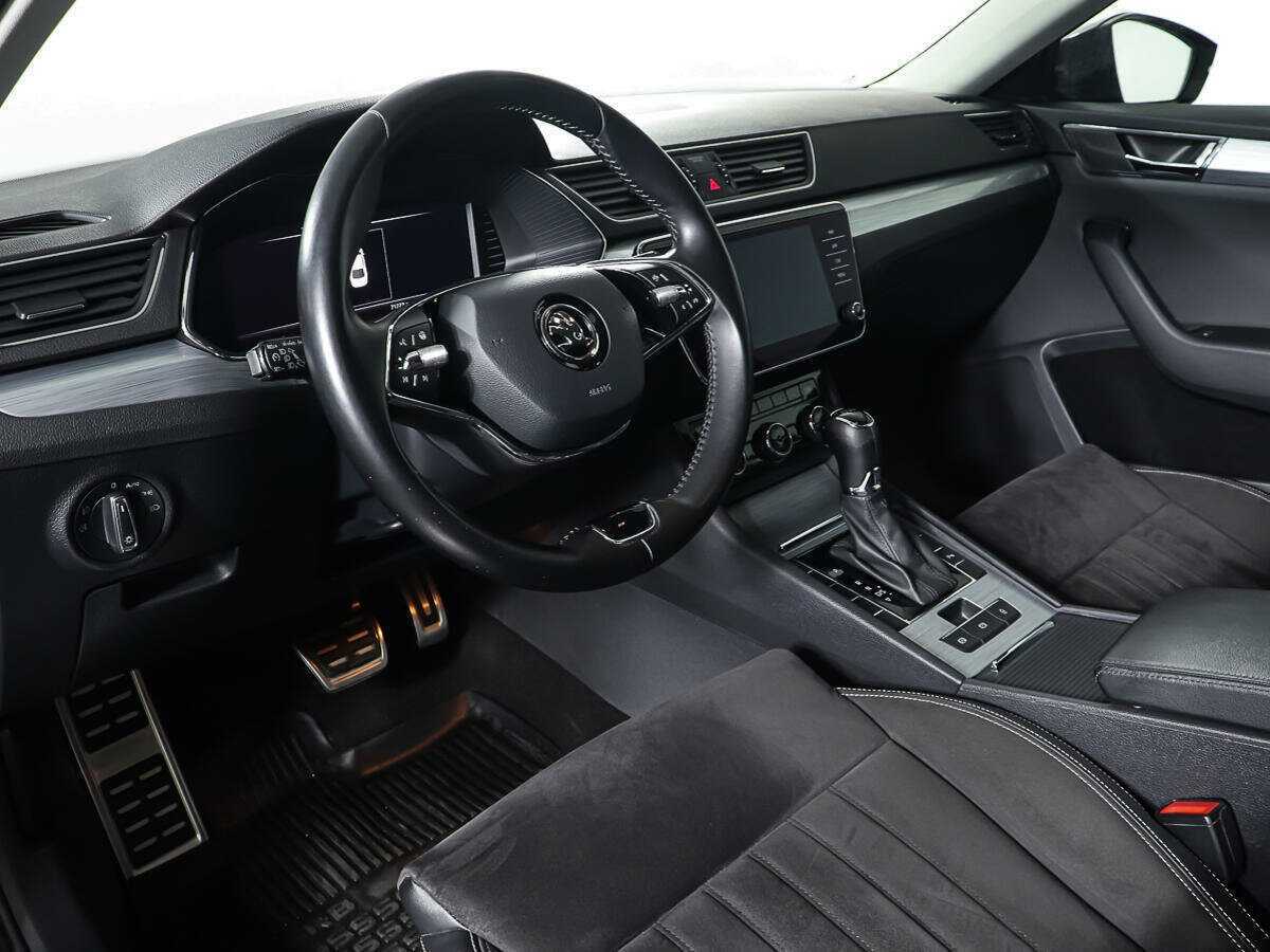 Skoda Superb с пробегом — 2021 год. Фото: #12