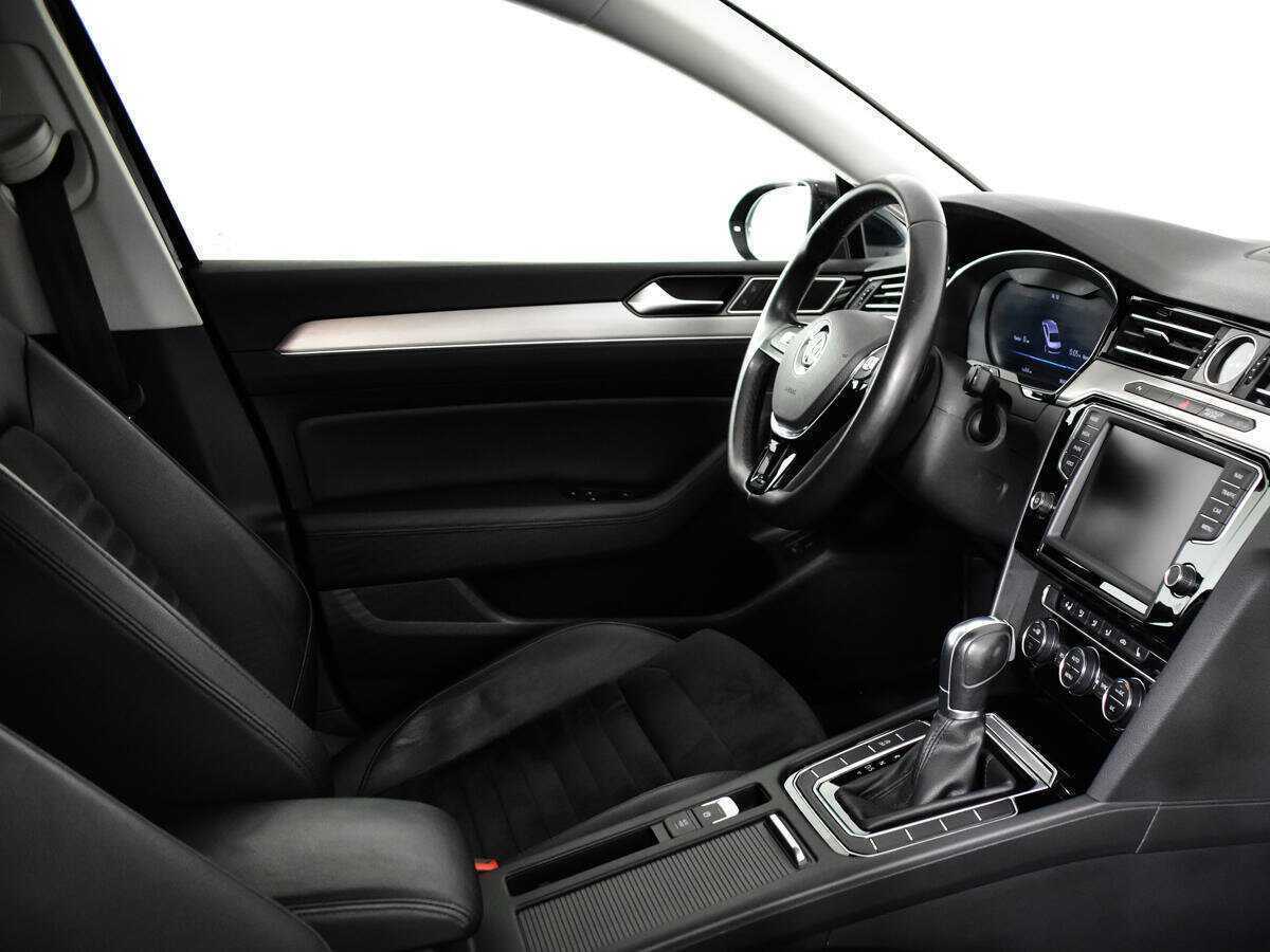 Volkswagen Passat с пробегом — 2016 год. Фото: #8