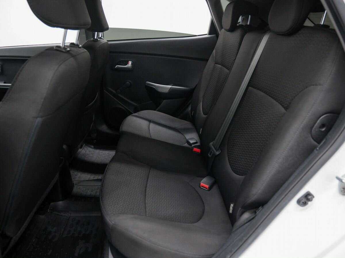 Kia Rio с пробегом — 2017 год. Фото: #11