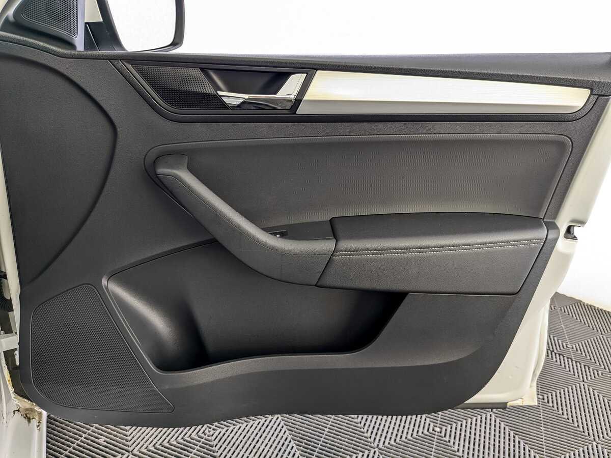 Skoda Rapid с пробегом — 2019 год. Фото: #19