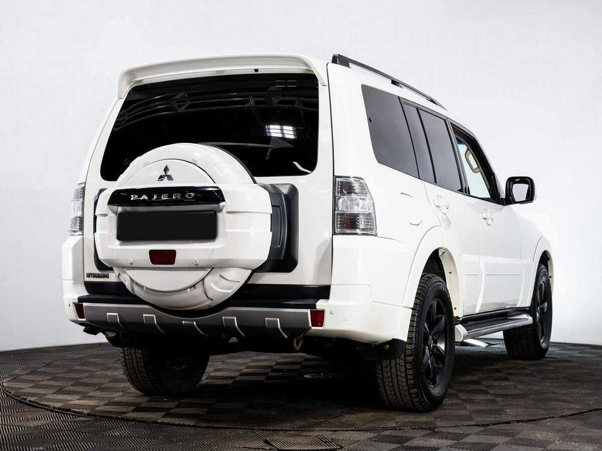 Mitsubishi Pajero с пробегом — 2013 год. Фото: #5