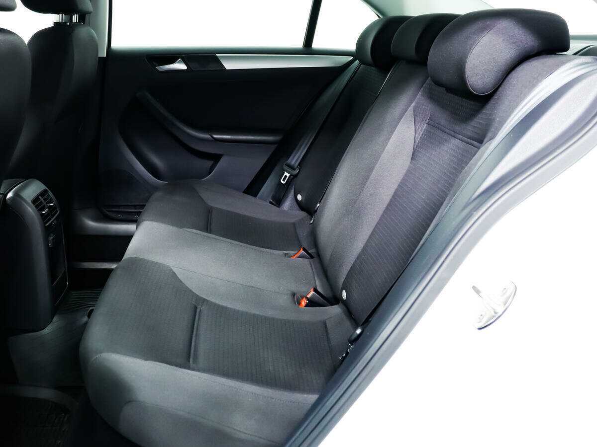 Volkswagen Jetta с пробегом — 2016 год. Фото: #9