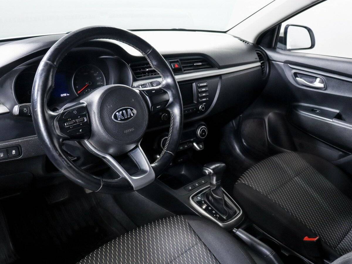 Kia Rio с пробегом — 2017 год. Фото: #9