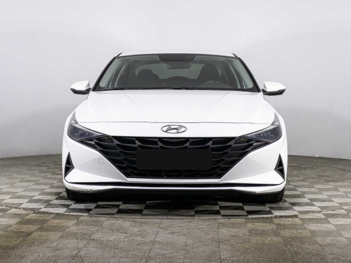 Hyundai Elantra с пробегом — 2021 год. Фото: #1