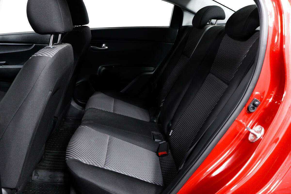 Kia Rio с пробегом — 2018 год. Фото: #11