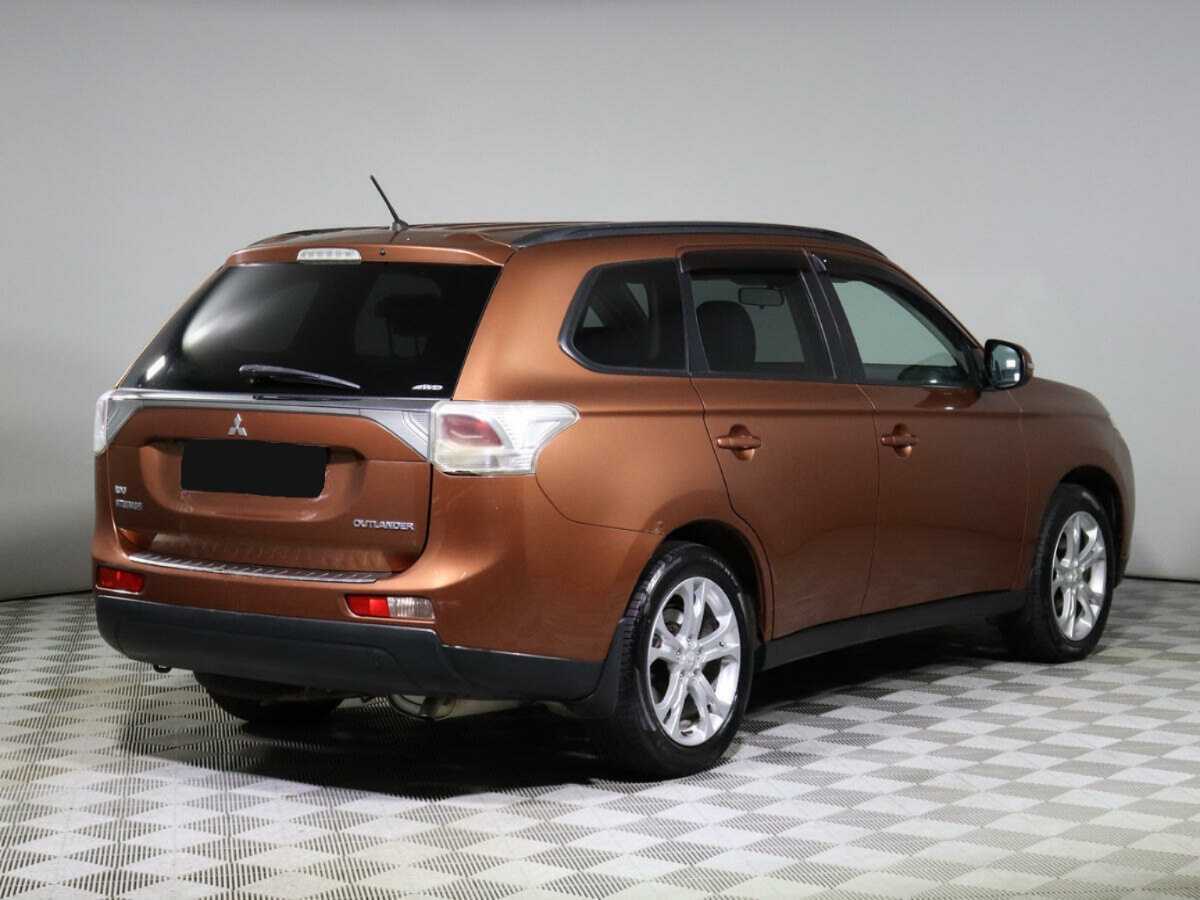Mitsubishi Outlander с пробегом — 2012 год. Фото: #4