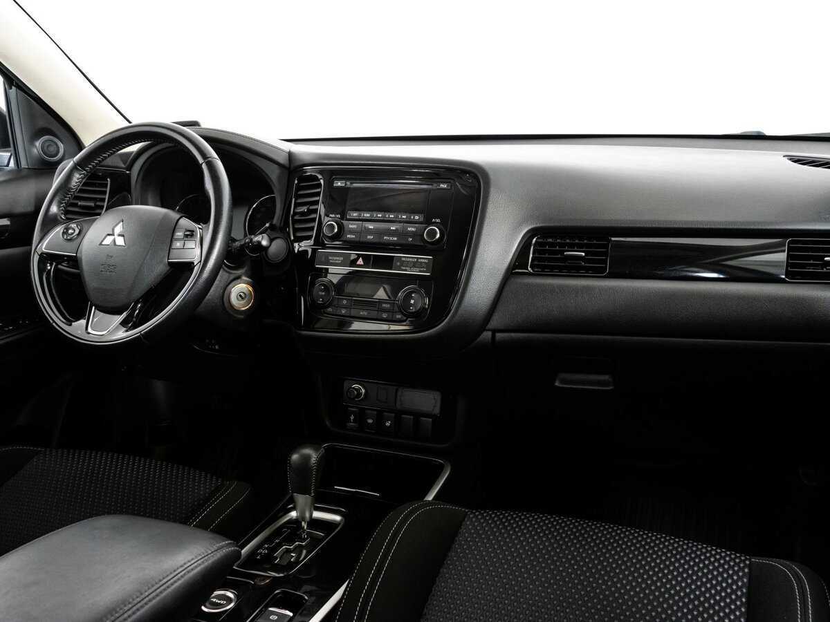 Mitsubishi Outlander с пробегом — 2018 год. Фото: #6
