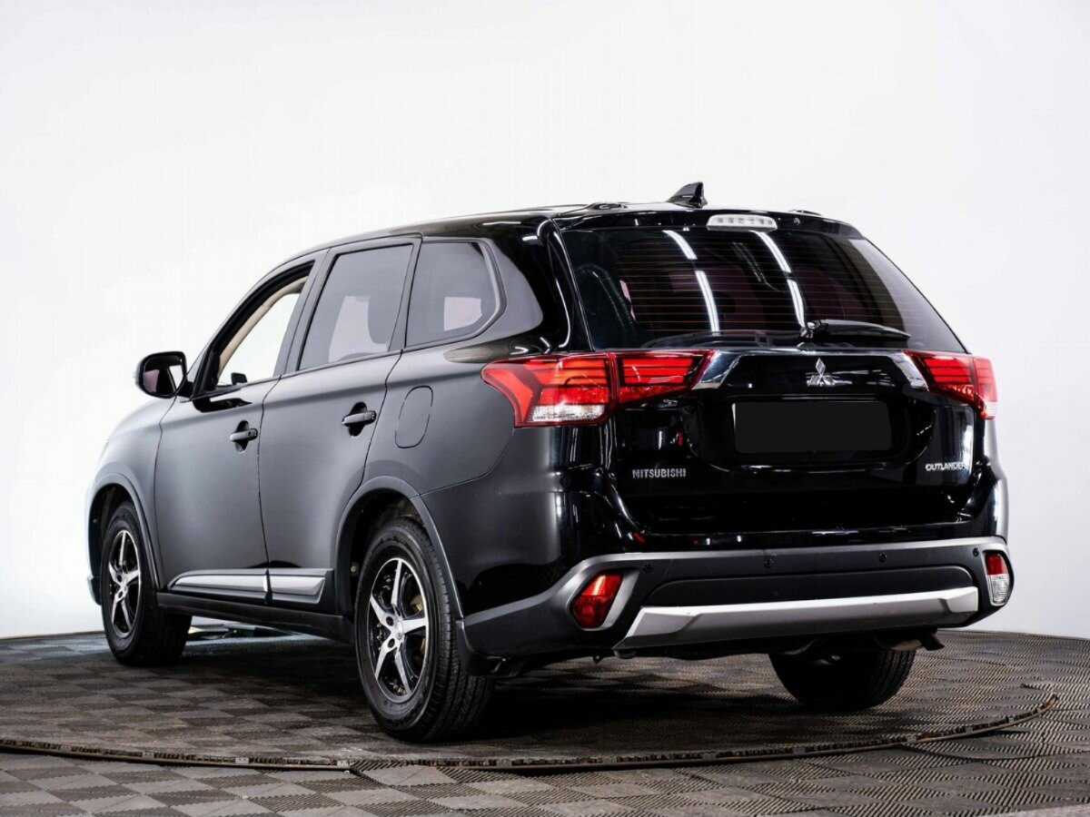 Mitsubishi Outlander с пробегом — 2018 год. Фото: #3
