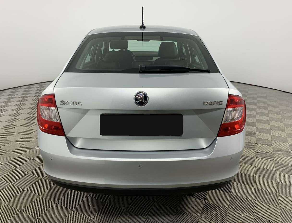 Skoda Rapid с пробегом — 2017 год. Фото: #4