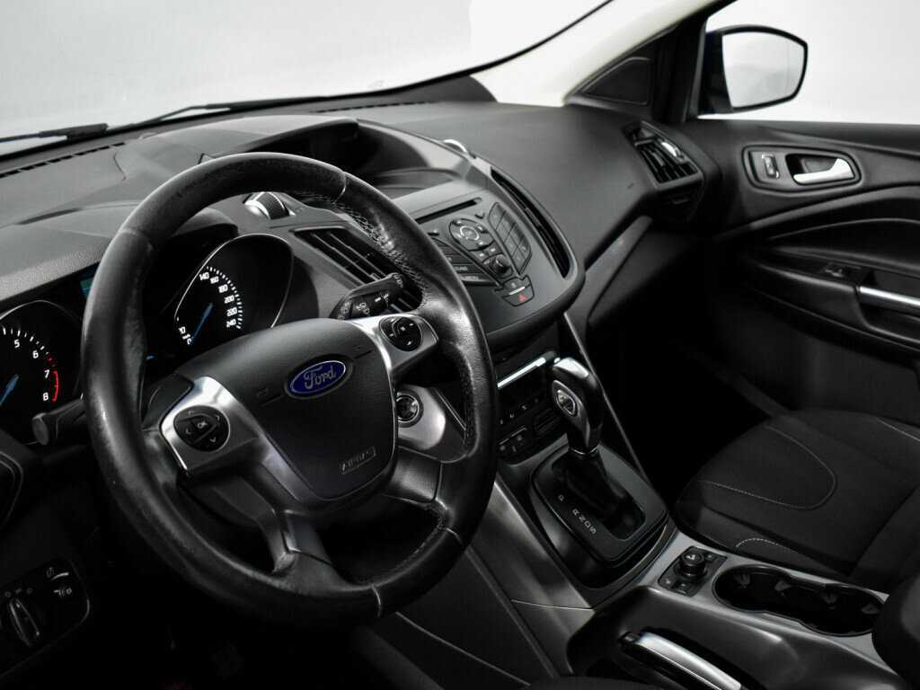 Ford Kuga с пробегом — 2015 год. Фото: #8