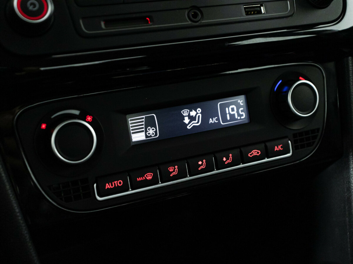 Volkswagen Polo с пробегом — 2017 год. Фото: #14