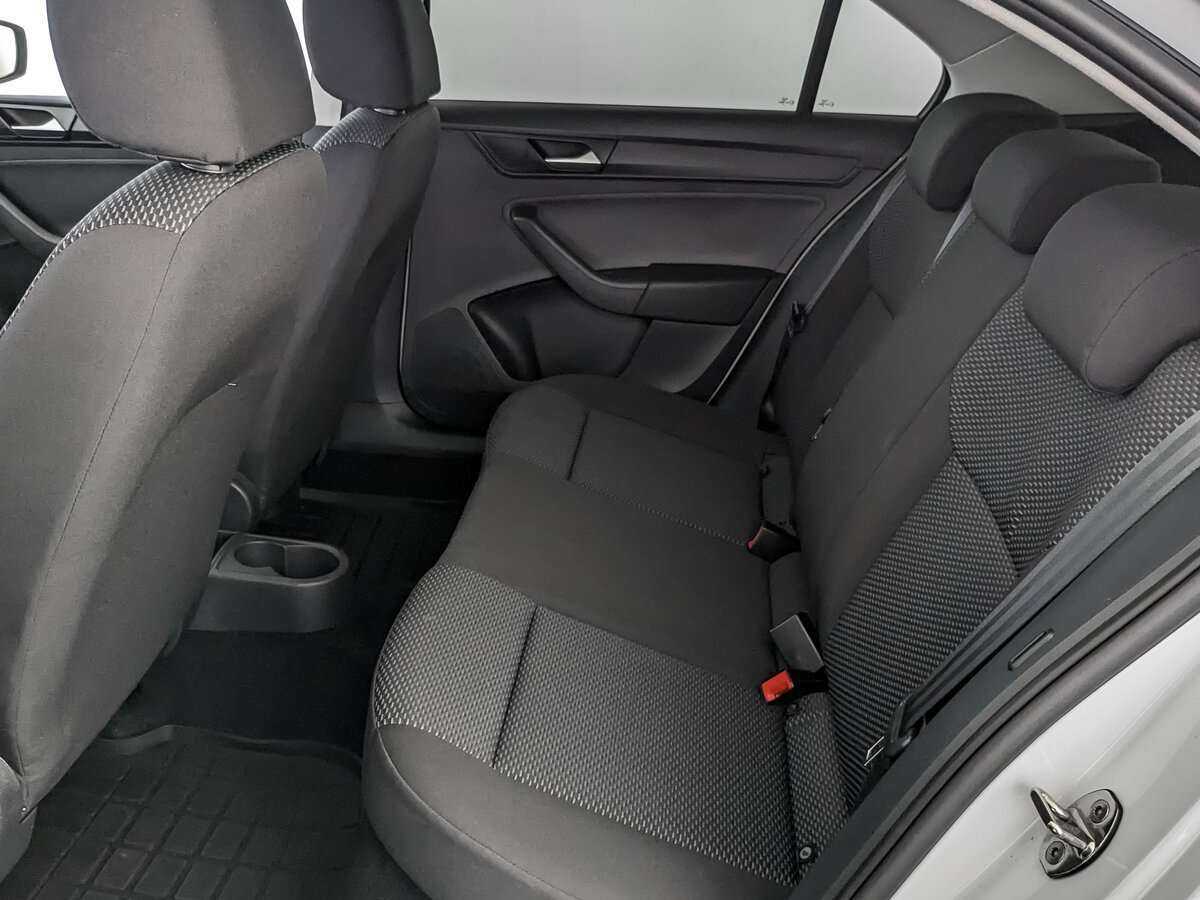 Volkswagen Polo с пробегом — 2020 год. Фото: #13