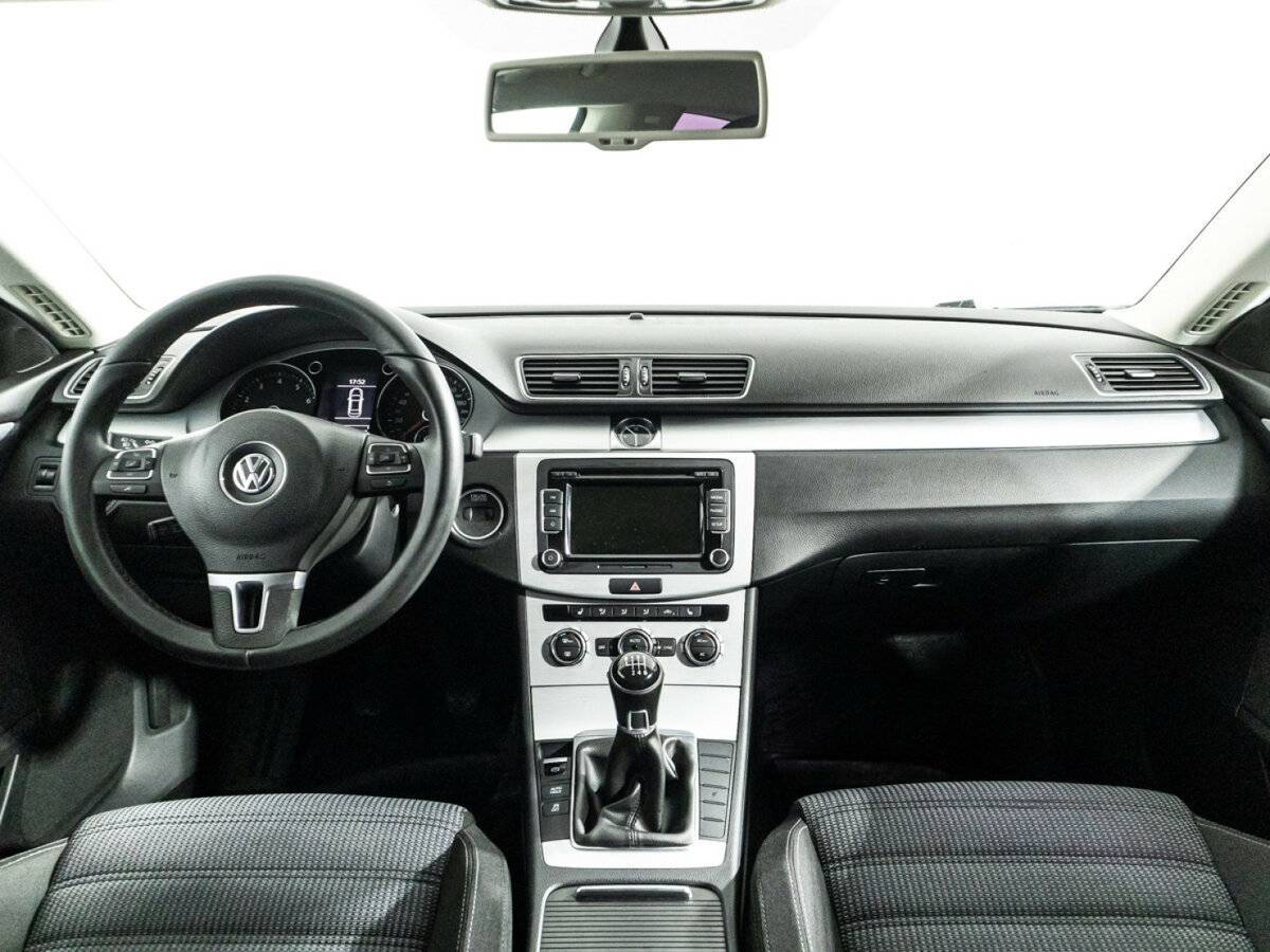 Volkswagen Passat CC с пробегом — 2012 год. Фото: #12