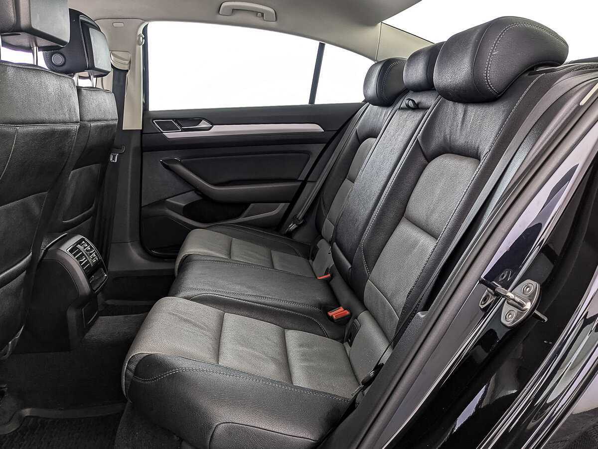 Volkswagen Passat с пробегом — 2016 год. Фото: #11