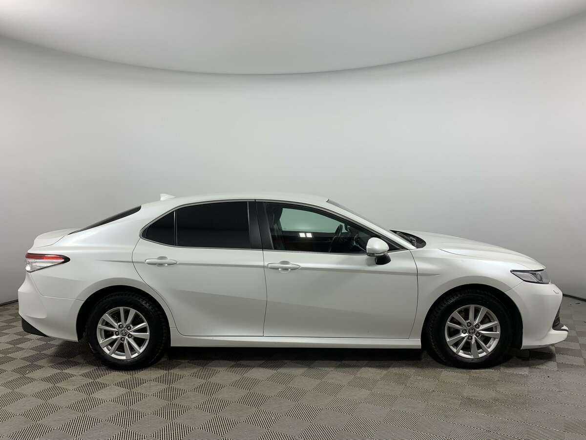 Toyota Camry с пробегом — 2020 год. Фото: #3