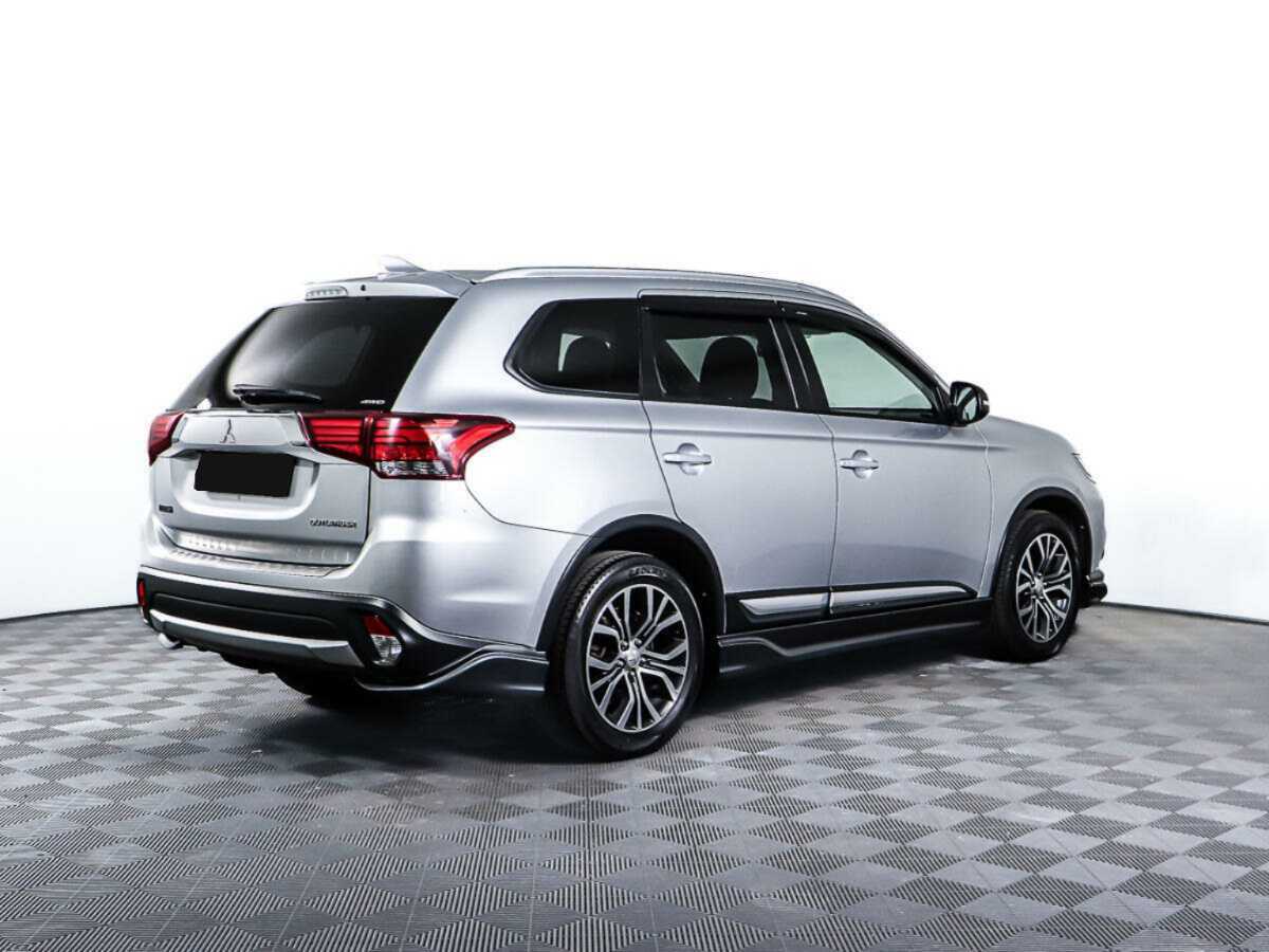 Mitsubishi Outlander с пробегом — 2018 год. Фото: #4