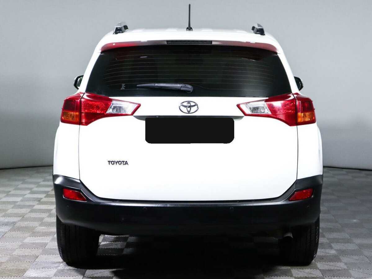 Toyota RAV4 с пробегом — 2014 год. Фото: #5
