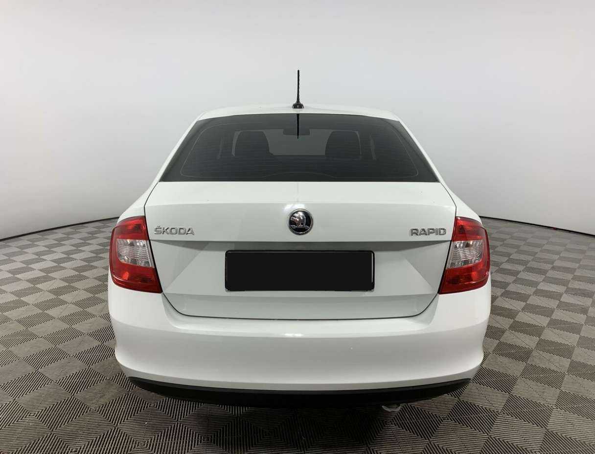 Skoda Rapid с пробегом — 2017 год. Фото: #5