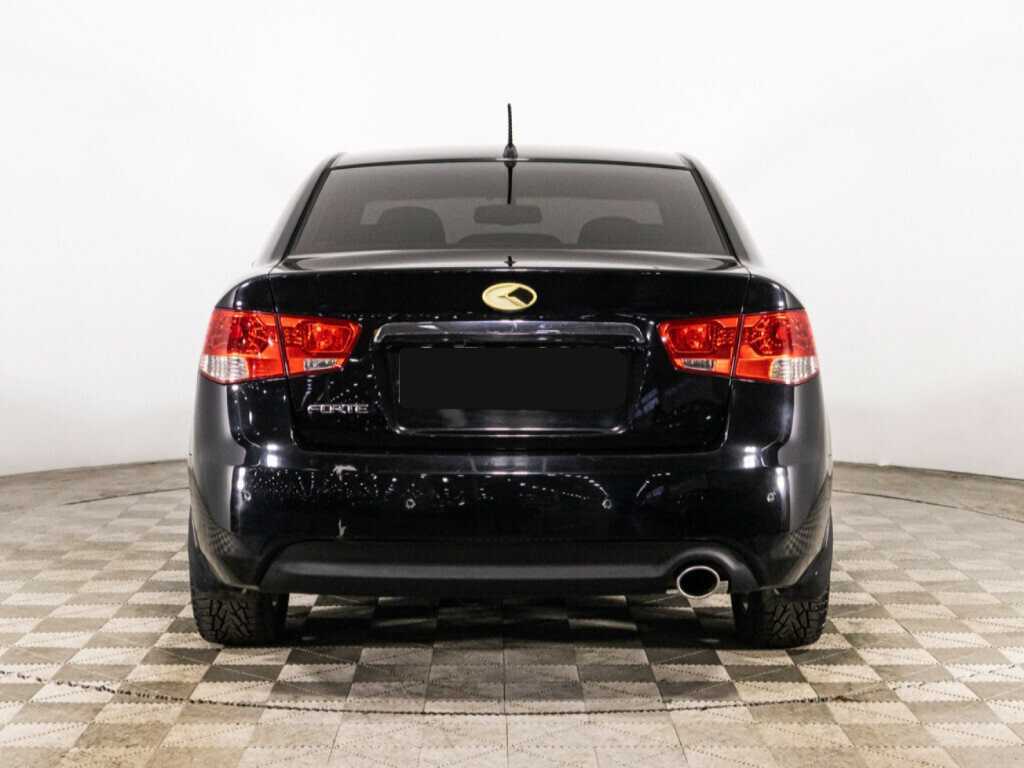 Kia Cerato с пробегом — 2012 год. Фото: #5